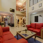 RedDoorz Plus near Pantai Malalayang Manado