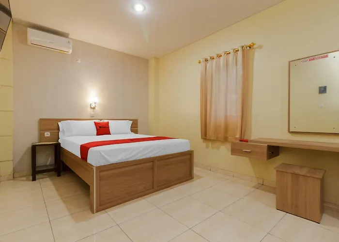 RedDoorz Plus near Pantai Malalayang Manado